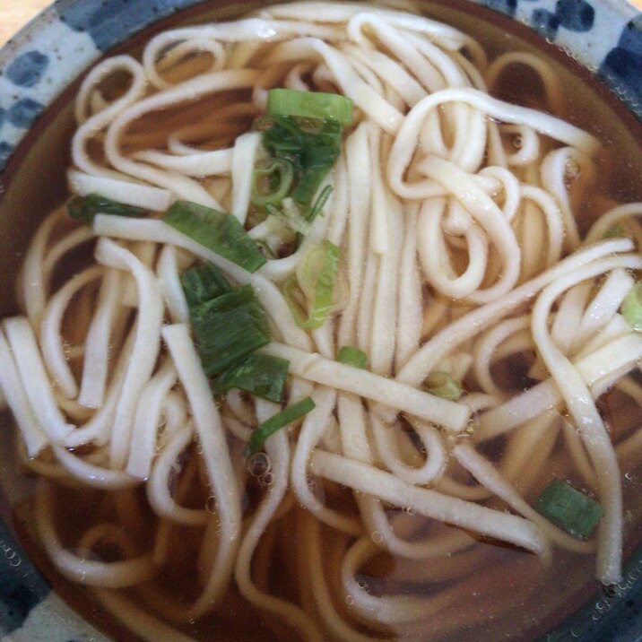 夜食や昼食にぴったり素うどん